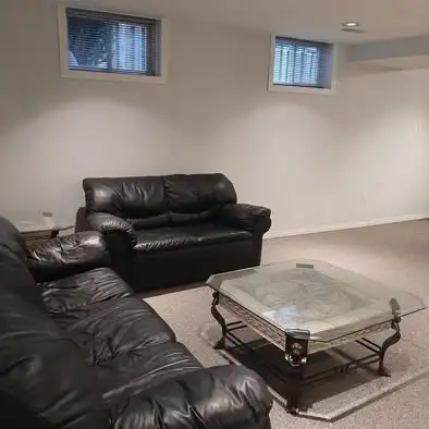 1 bedroom basement apartment - Photo 2