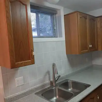 1 bedroom basement apartment - Photo 4