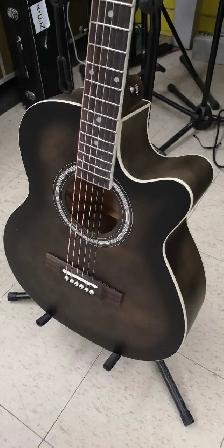 Guitare acoustique Cutaway - Photo 2