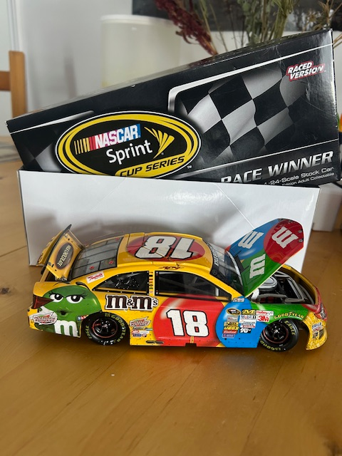 nascar no 18 diecast Kyle Busch