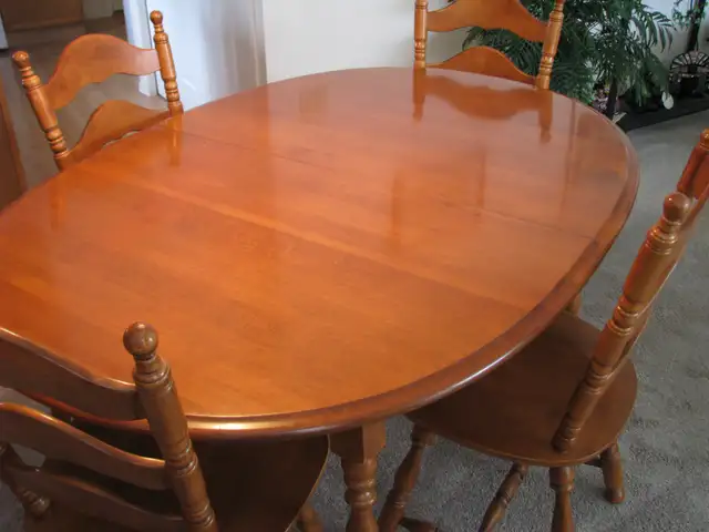 Maple Dining Room Furniture - Photo 2