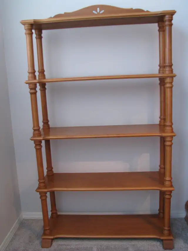 Maple Dining Room Furniture - Photo 7