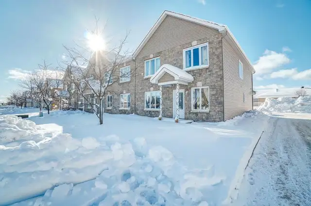 Superbe appartement style condo de 2 chambres à coucher.