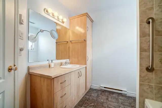 Superbe appartement style condo de 2 chambres à coucher. - Photo 8