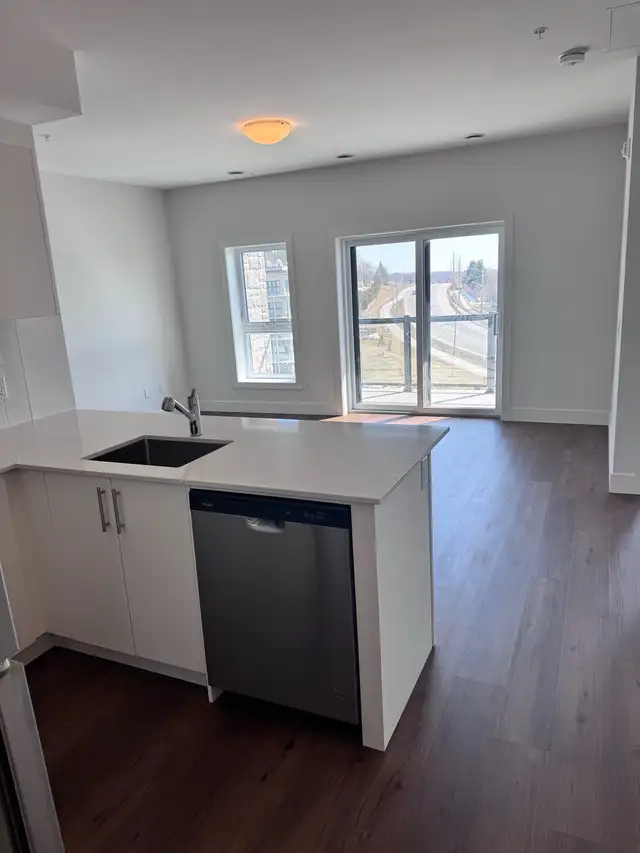 1 bedroom plus den apartment for rent - Photo 2