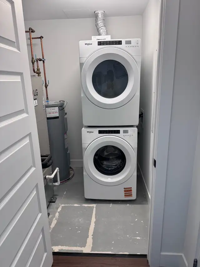 1 bedroom plus den apartment for rent - Photo 7