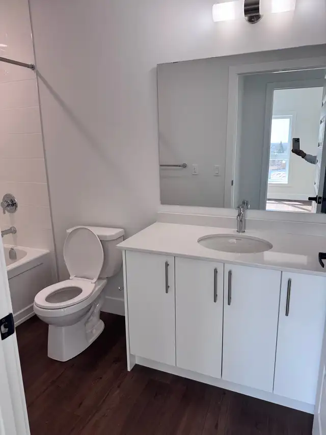 1 bedroom plus den apartment for rent - Photo 8