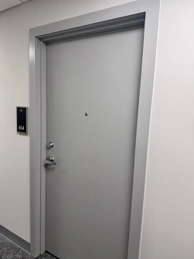 1 bedroom plus den apartment for rent - Photo 9