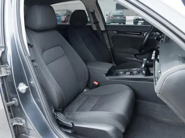 2022 Honda Civic Sedan EX / SUNROOF/ BACKUP CAMERA - Photo 19