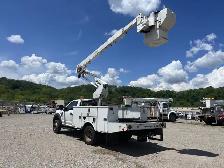2017 Ford F550 Altec AT40G Bucket Truck - Photo 3