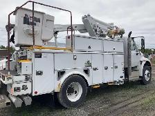 2016 International 4400 Altec T441M Bucket Truck - Photo 4