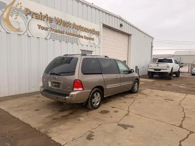 2006 Ford Freestar SEL - 7 Passenger - Photo 5