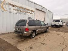 2006 Ford Freestar SEL - 7 Passenger - Photo 5