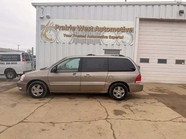 2006 Ford Freestar SEL - 7 Passenger - Photo 8