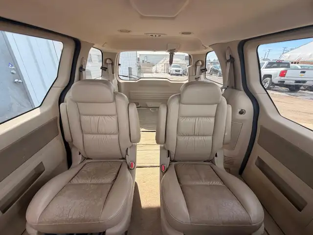 2006 Ford Freestar SEL - 7 Passenger - Photo 18
