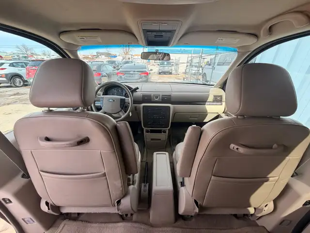 2006 Ford Freestar SEL - 7 Passenger - Photo 19