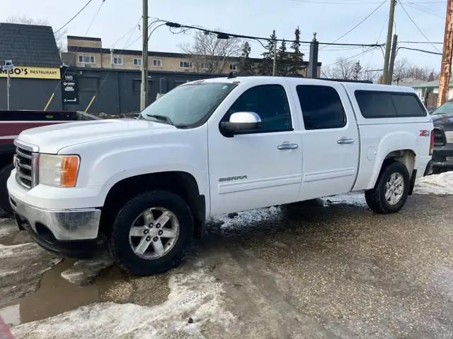 4x4 ~ 2013 GMC SIerra 1500 ~ CREW CAB WITH CAP ~ SAFETIED