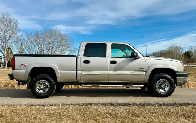 2005 Chevrolet Silverado 2500HD LS 4x4 LLY Diesel VERY CLEAN - Photo 4