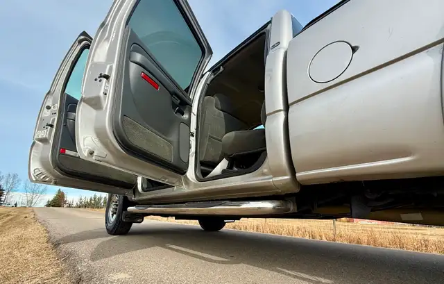 2005 Chevrolet Silverado 2500HD LS 4x4 LLY Diesel VERY CLEAN - Photo 9