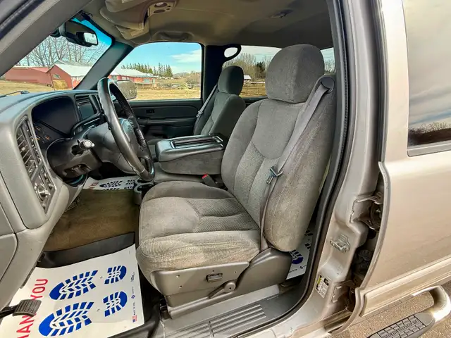 2005 Chevrolet Silverado 2500HD LS 4x4 LLY Diesel VERY CLEAN - Photo 11