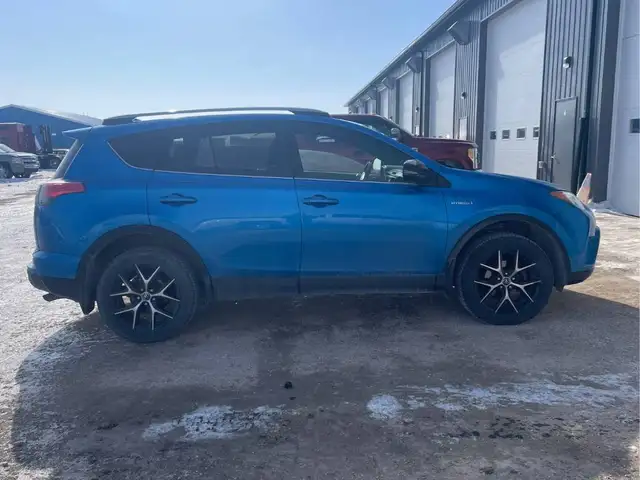2017 Toyota RAV4 Hybrid AWD No Accident - Photo 5