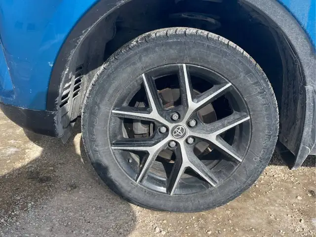 2017 Toyota RAV4 Hybrid AWD No Accident - Photo 9