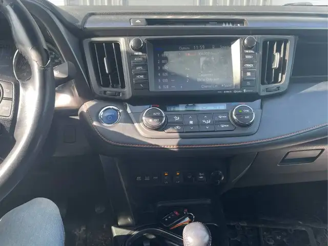 2017 Toyota RAV4 Hybrid AWD No Accident - Photo 12