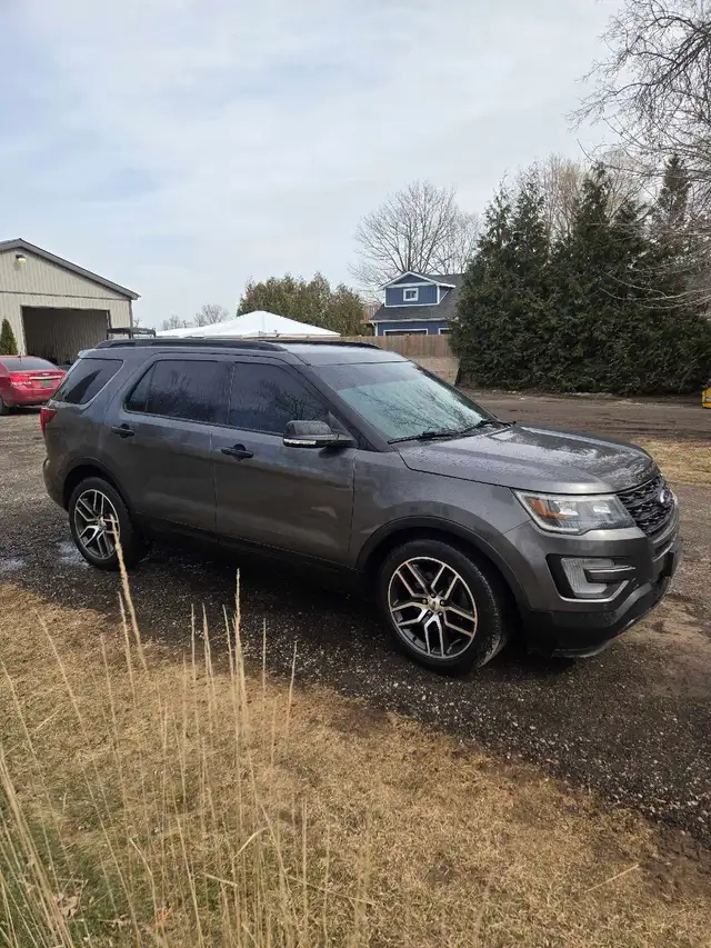 2017 Ford Explorer SPORT AWD - Photo 2