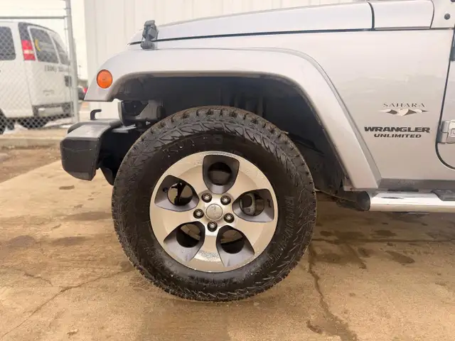 2016 Jeep Wrangler Unlimited Sahara 4WD - Photo 9