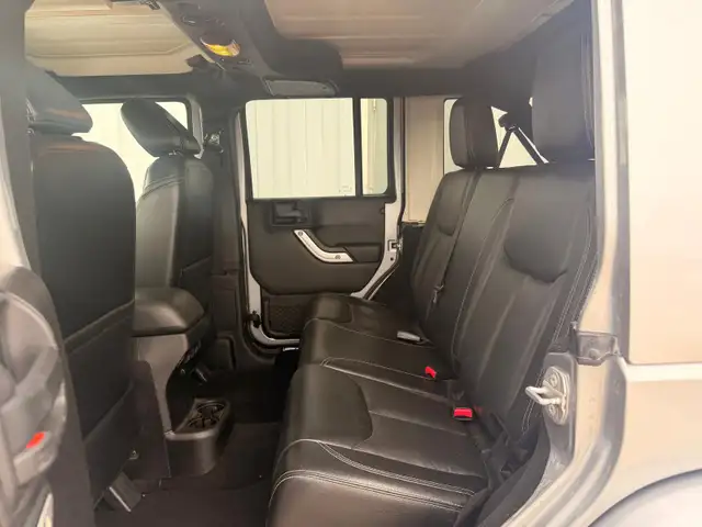 2016 Jeep Wrangler Unlimited Sahara 4WD - Photo 14