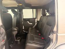 2016 Jeep Wrangler Unlimited Sahara 4WD - Photo 14