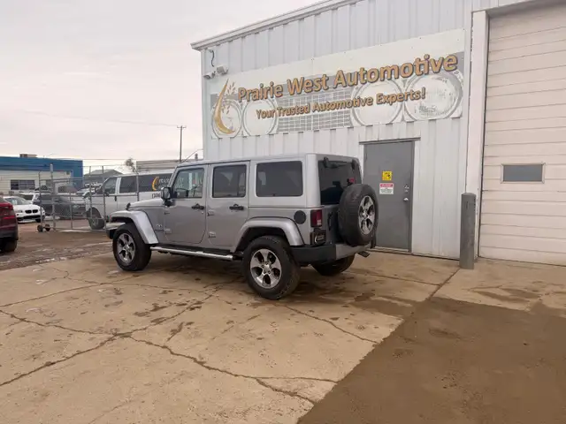 2016 Jeep Wrangler Unlimited Sahara 4WD - Photo 18
