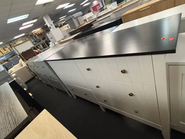 Warehouse for Sale Cabinet - Photo 3