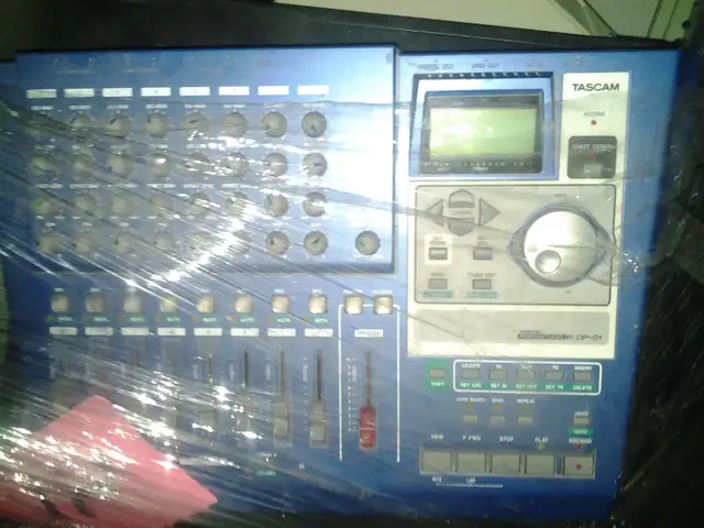 TASCAM DIGITAL PORTASTUDIO DP-01 RECORDING studio WORKSTATION