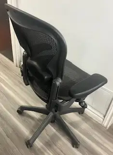 Herman Miller Aeron chairs available - Photo 2