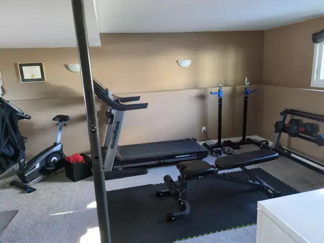 Room for rent in house close to U of L - Photo 17