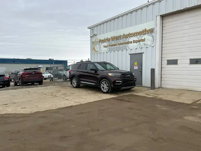 2020 Ford Explorer XLT AWD - 7 Passenger - Photo 3