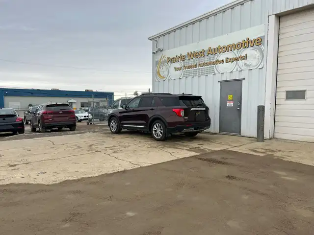 2020 Ford Explorer XLT AWD - 7 Passenger - Photo 7
