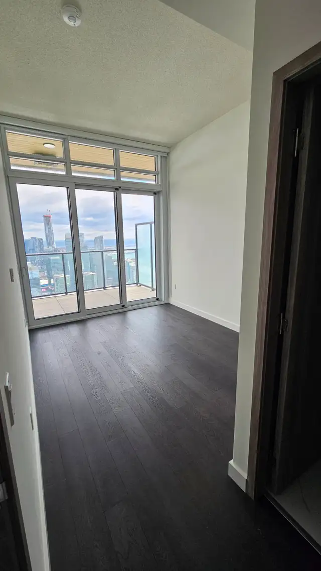 Penthouse Collection at Spadina/Blue Jays, 3 Concord Cityplace - Photo 7