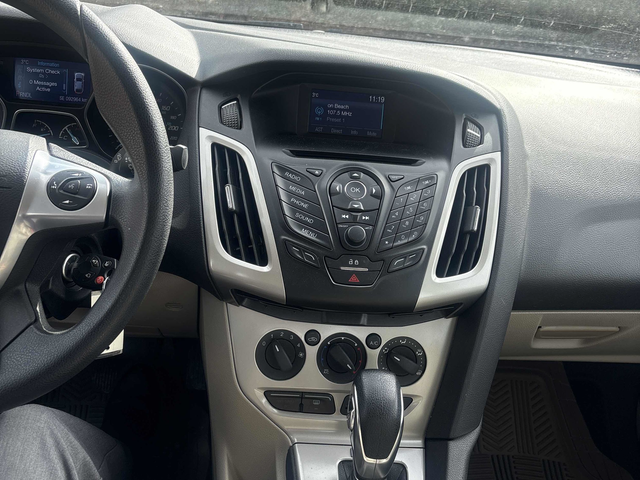 2014 Ford Focus SE BC vehicle/ Full service record - Photo 9