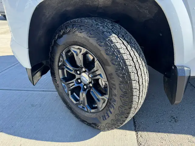 2023 Chevrolet Colorado - Photo 17