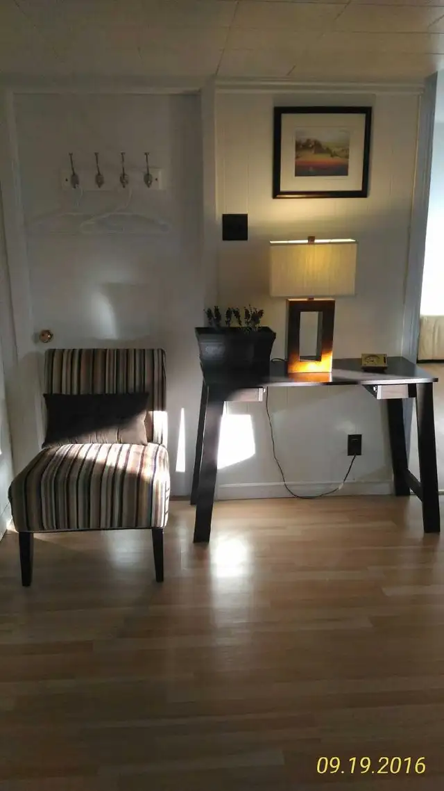 Two Bedrooms Hull furnished utilities included - Photo 9