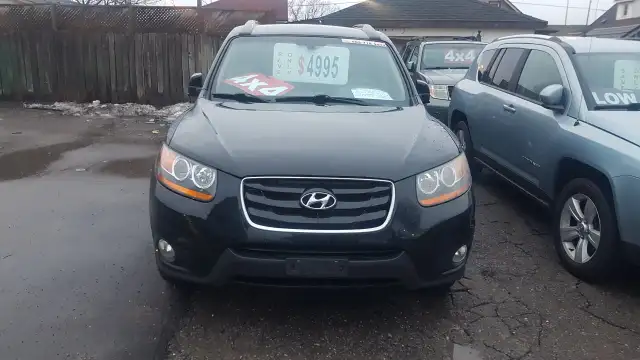 2010 Hyundai Santa Fe GLS  4X4