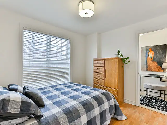 Spacious 1 Bedroom Toronto Apartment Available Immediately! - Photo 3