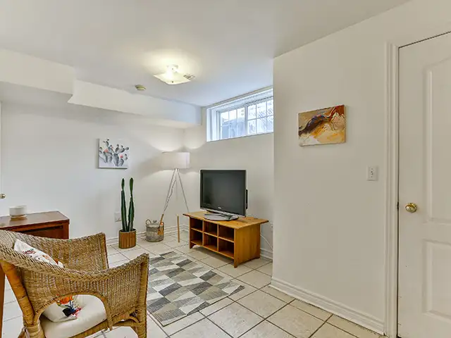 Spacious 1 Bedroom Toronto Apartment Available Immediately! - Photo 4