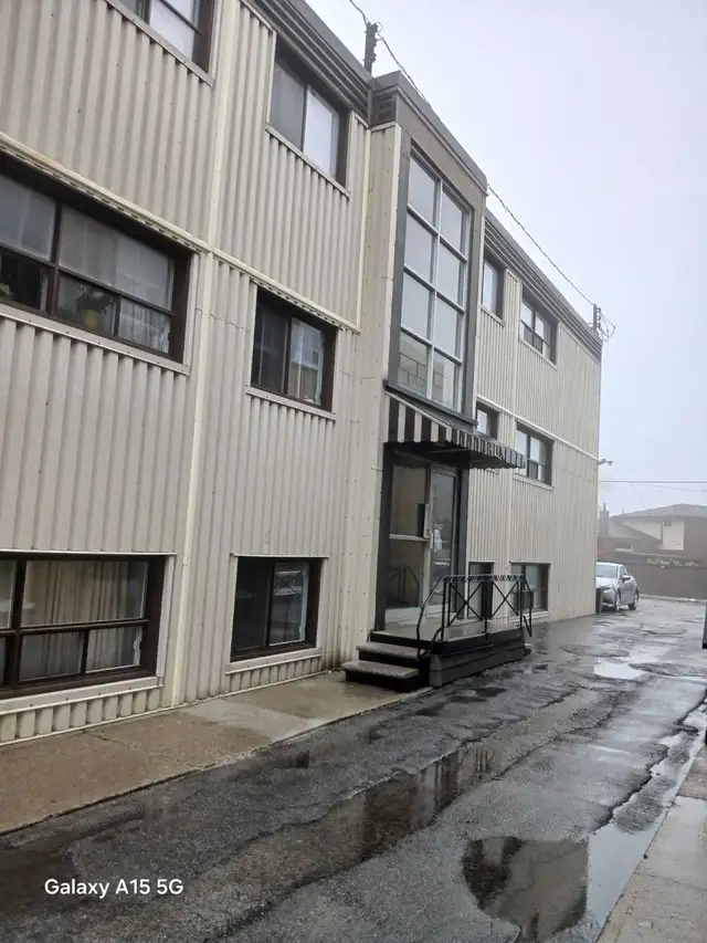 1 Bedroom Apartment available April 1st.