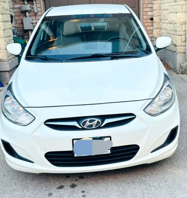 Hyundai Accent 2013 - Photo 2