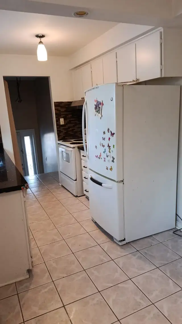 3 bedroom house avalible for rent with 3 car parking 2599 - Photo 3