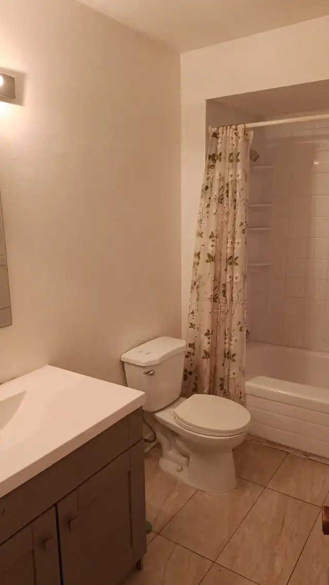3 bedroom house avalible for rent with 3 car parking 2599 - Photo 7