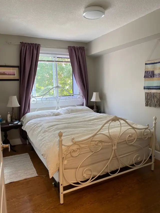 TWO BEDROOM APARTMENT ON MERIVALE ROAD - CENTRAL LOCATION - Photo 5